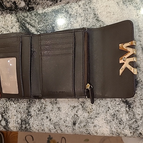 Michael Kors Authentic Florence Bag & matching Wallet (like new) - Picture 15 of 15